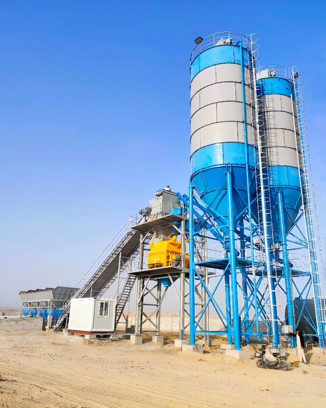 出口HZS180型攪拌站